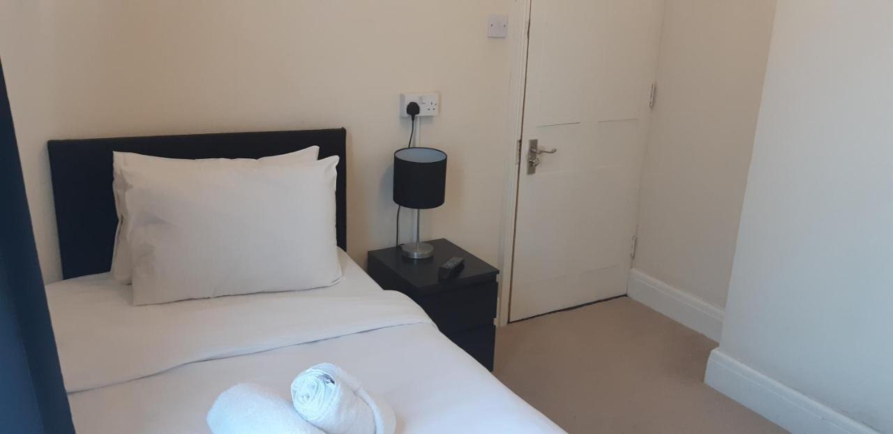 Carmel Serviced Rooms Southampton Bilik gambar